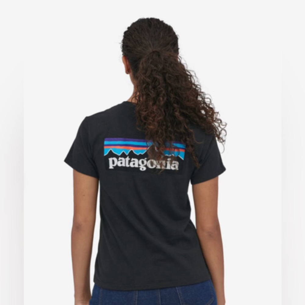 💫Patagonia Women’s P-6 Logo Responsibili-Tee™️, Black, Small, Worn twice!